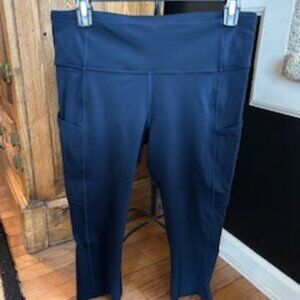 Lululemon Fast Free 19” Cropped Navy Leggings Size 10